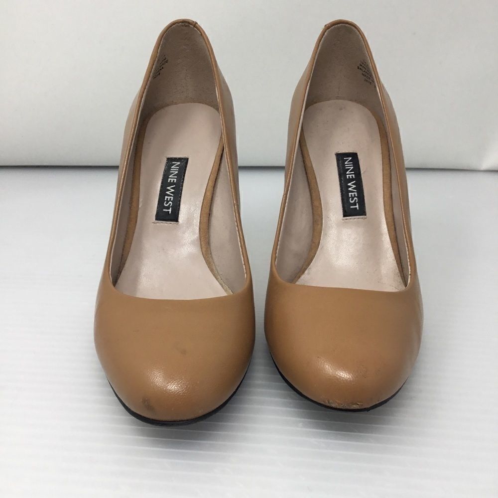 Nine West Handjive Round Toe Pumps (B7) - Picture 2 of 8